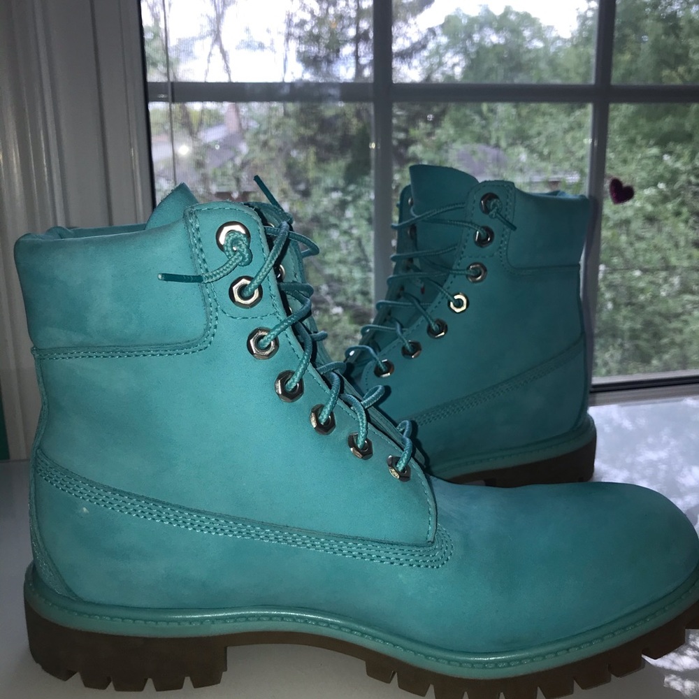 Timberland boots.limited edition color! Beautiful’ make them yours
